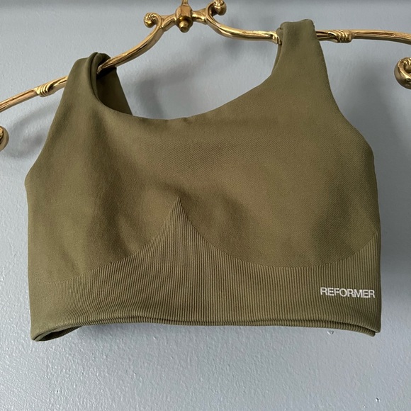 Reformer Pilates Compression Bra in Olive Green XS/S New - Picture 5 of 6